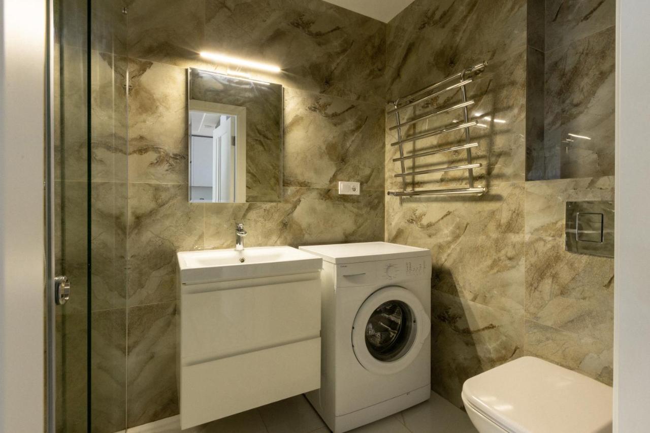 Vip Apartment Near Center Lviv Exterior photo